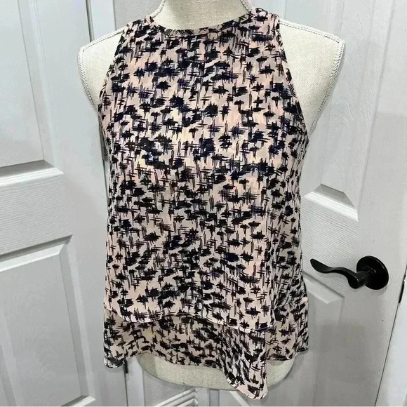 Banana Republic sleeveless abstract print zip back layered top, tank, shirt - Picture 12 of 12